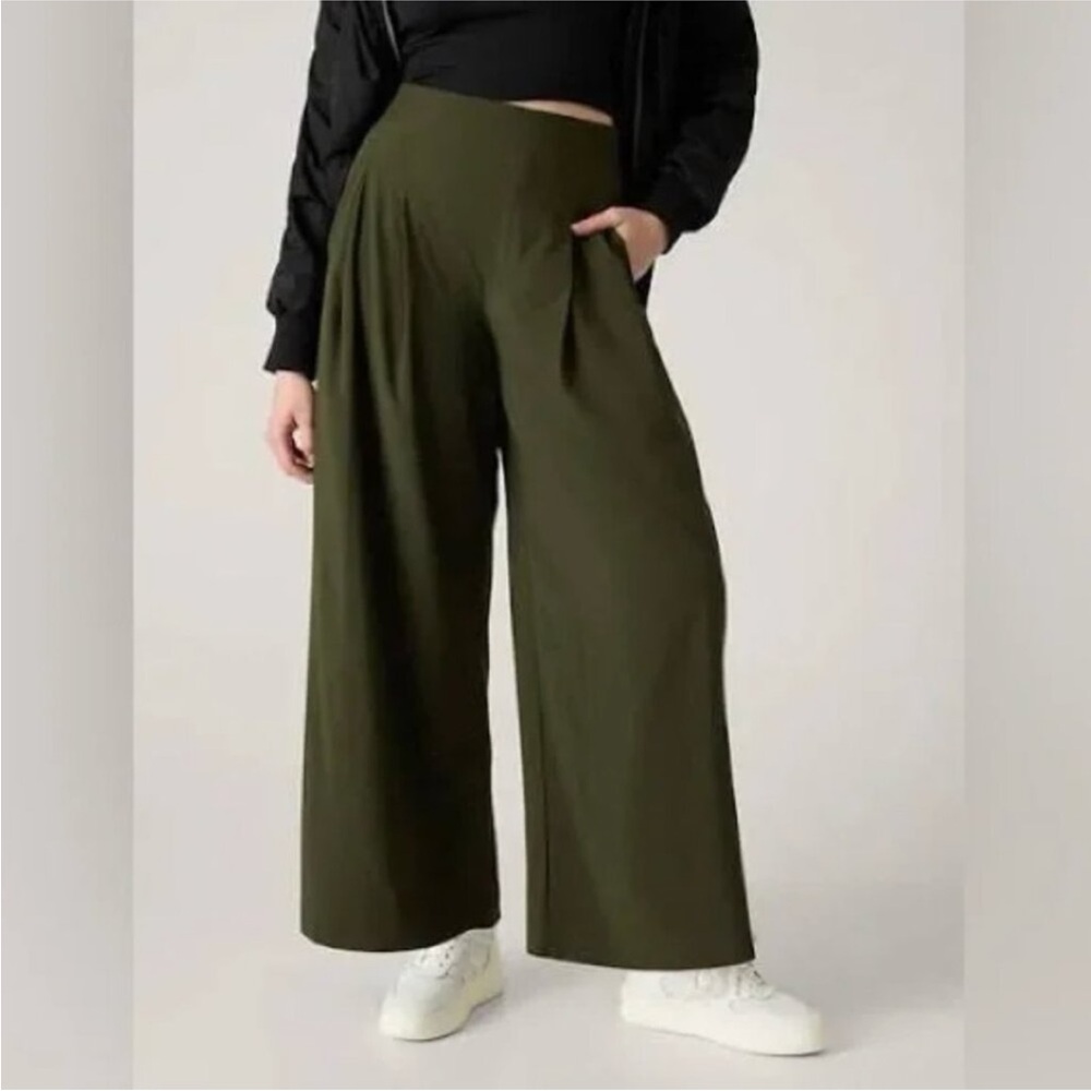 Athleta Brooklyn Heights Pleated Wide Leg Pant, size 14,  Aspen Olive Green